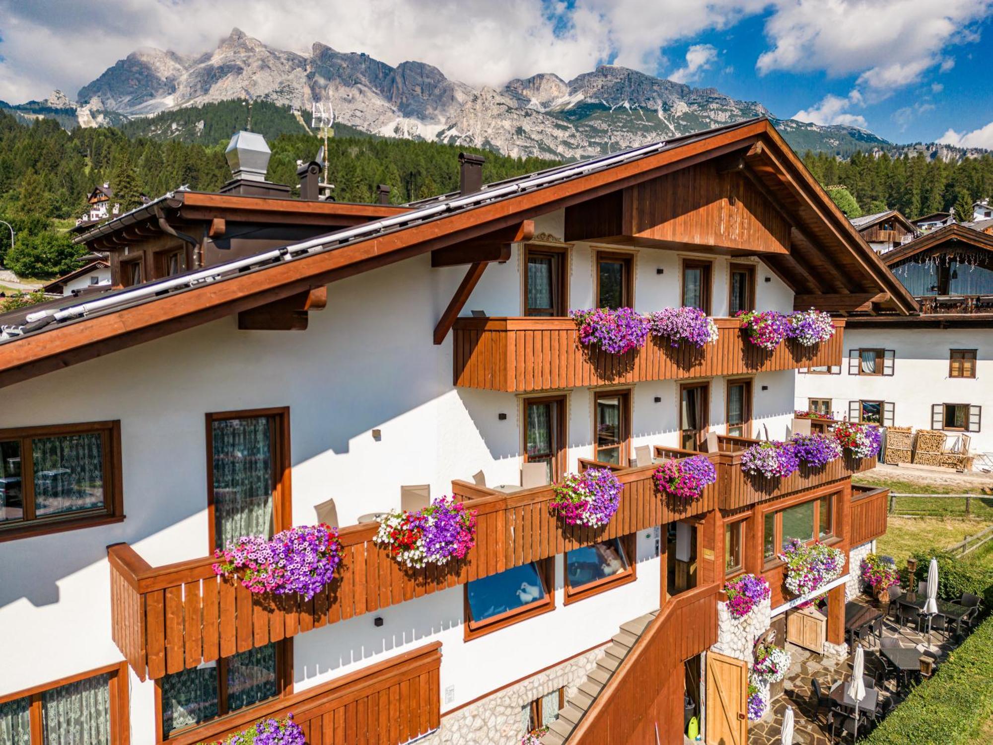 Hotel Da Beppe Sello Cortina dʼAmpezzo Exterior foto